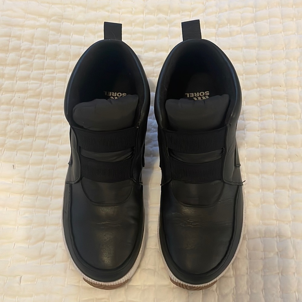 Sorel size 9 Booties